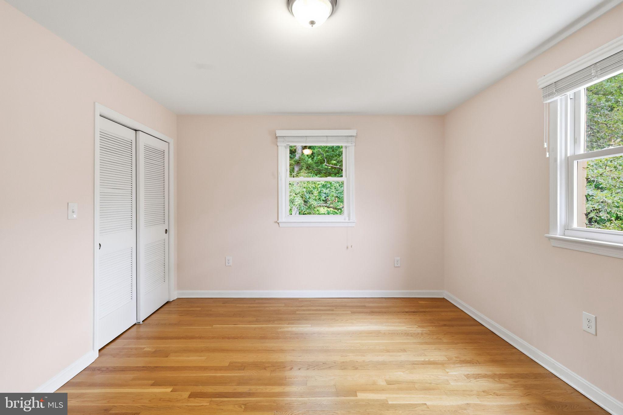 COLLEGE PARK WOODS - Residential