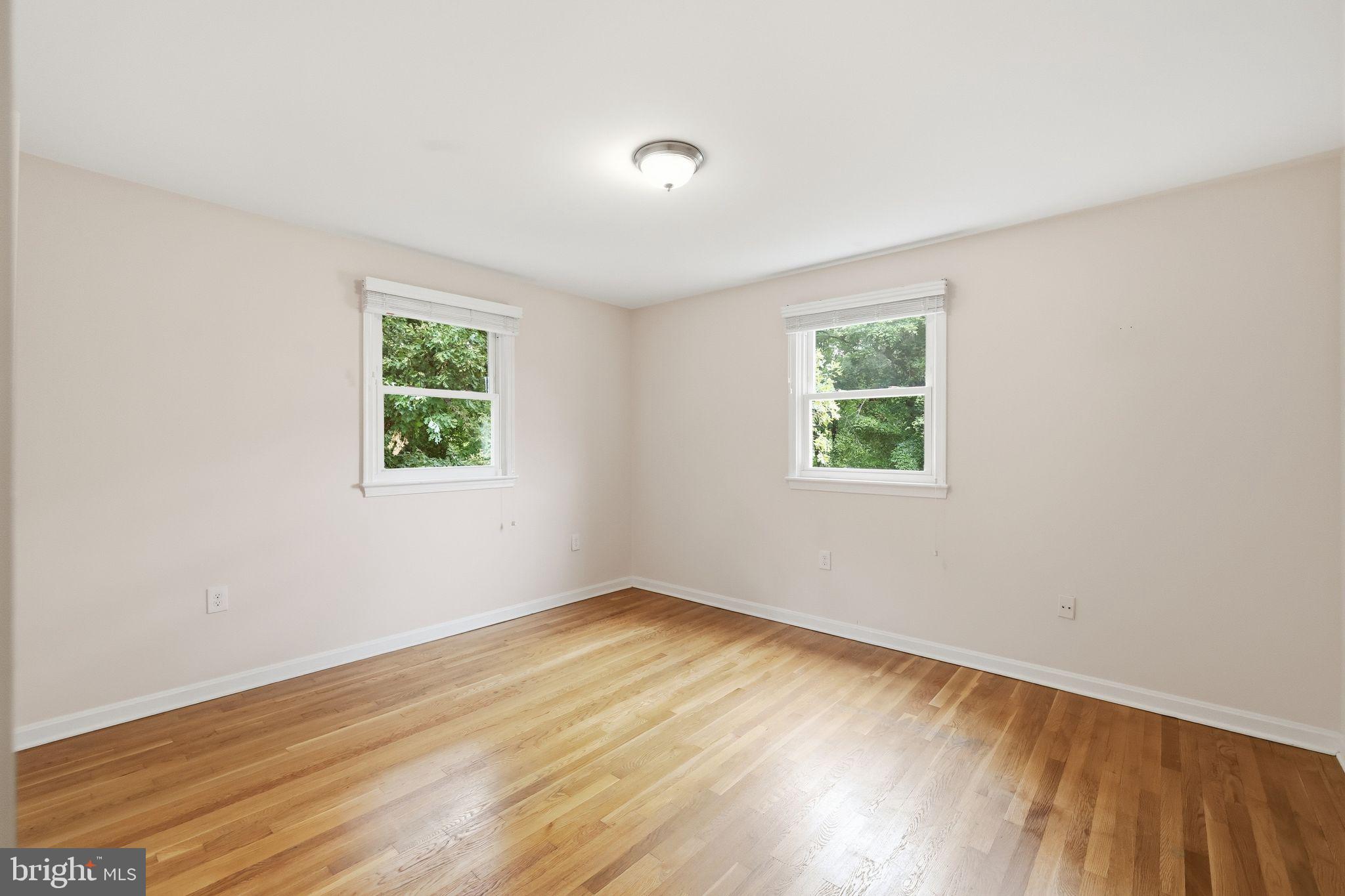 COLLEGE PARK WOODS - Residential