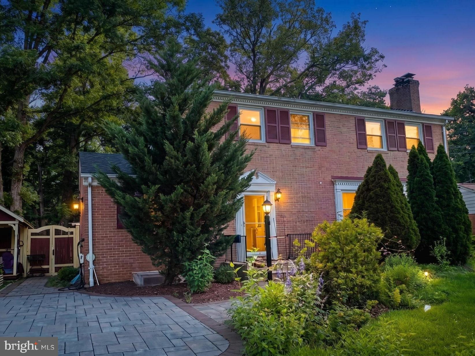 COLLEGE PARK WOODS - Residential