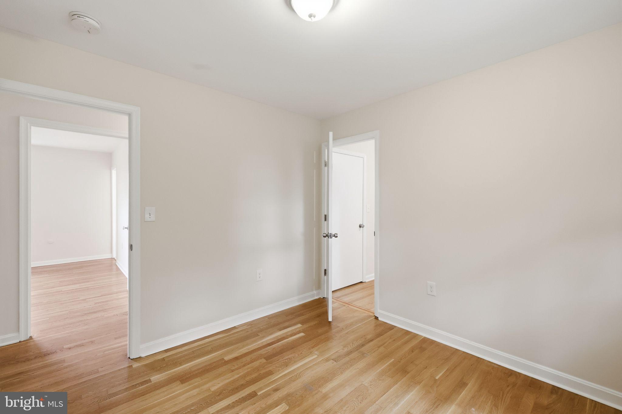 COLLEGE PARK WOODS - Residential
