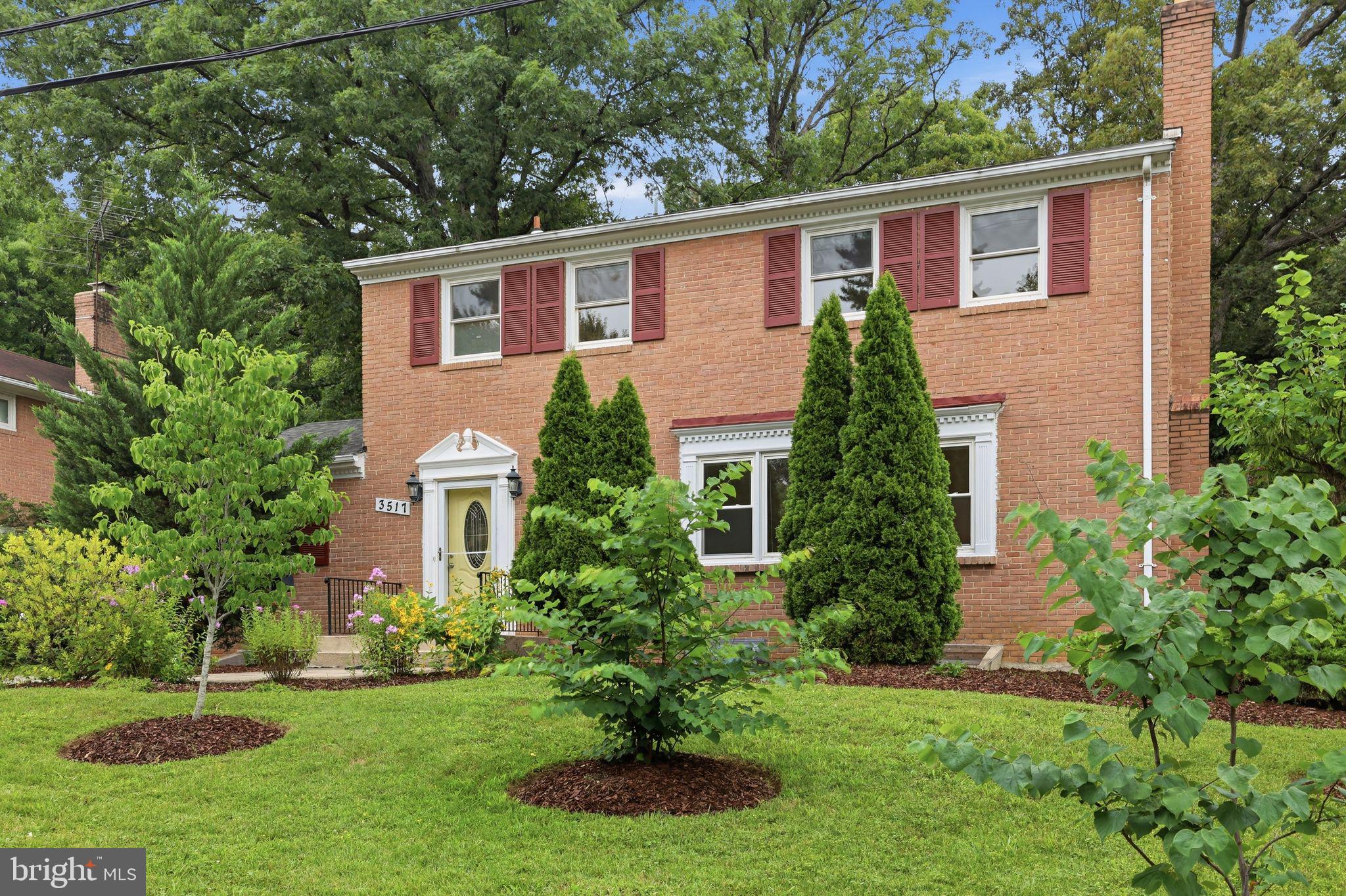 COLLEGE PARK WOODS - Residential