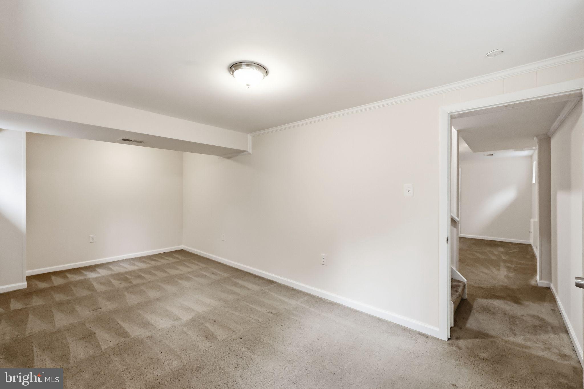 COLLEGE PARK WOODS - Residential