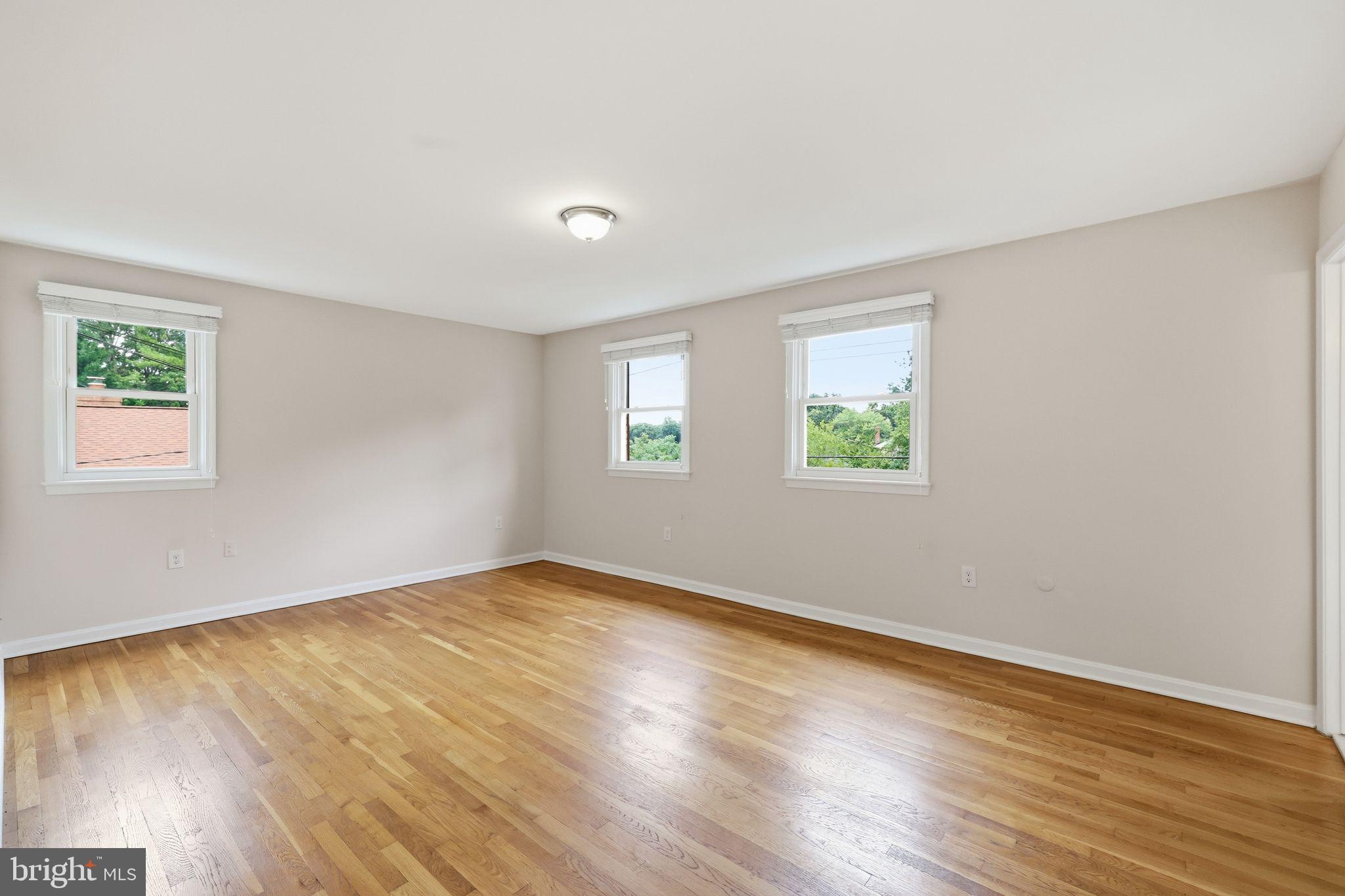 COLLEGE PARK WOODS - Residential