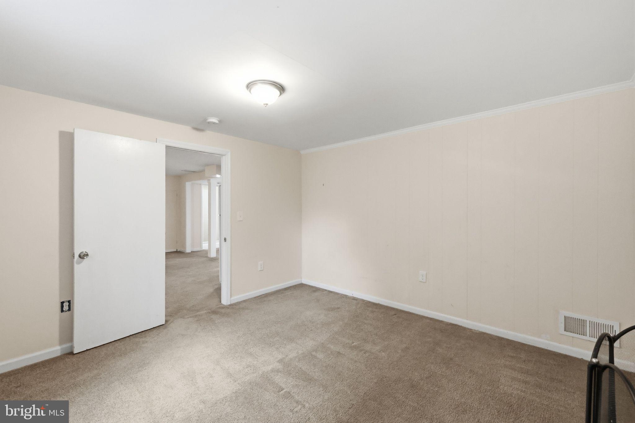 COLLEGE PARK WOODS - Residential
