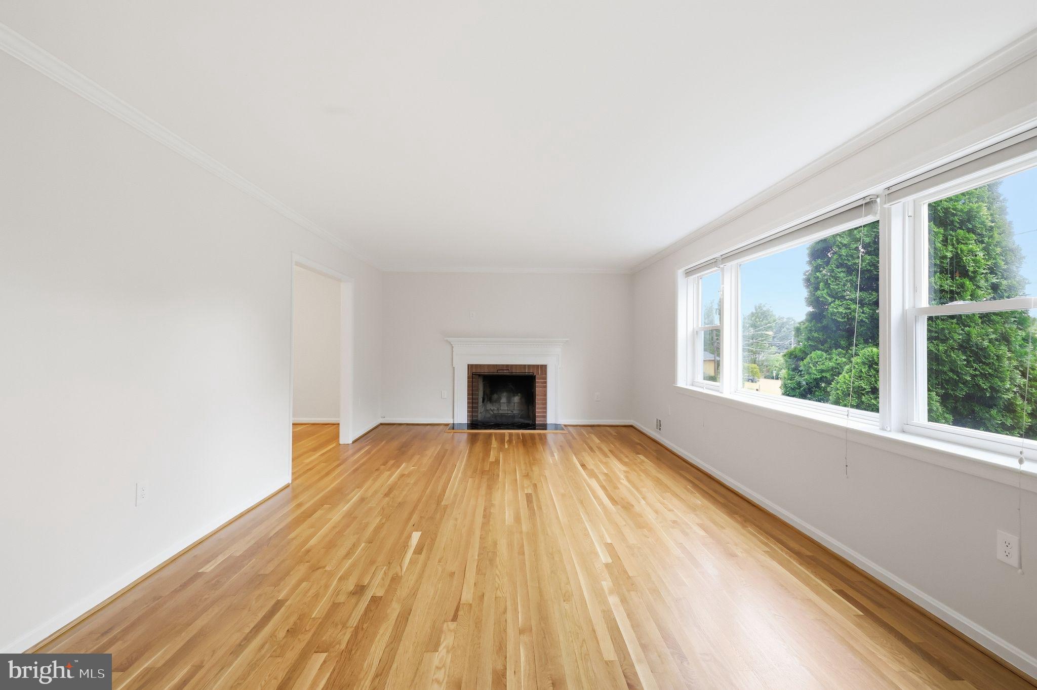 COLLEGE PARK WOODS - Residential