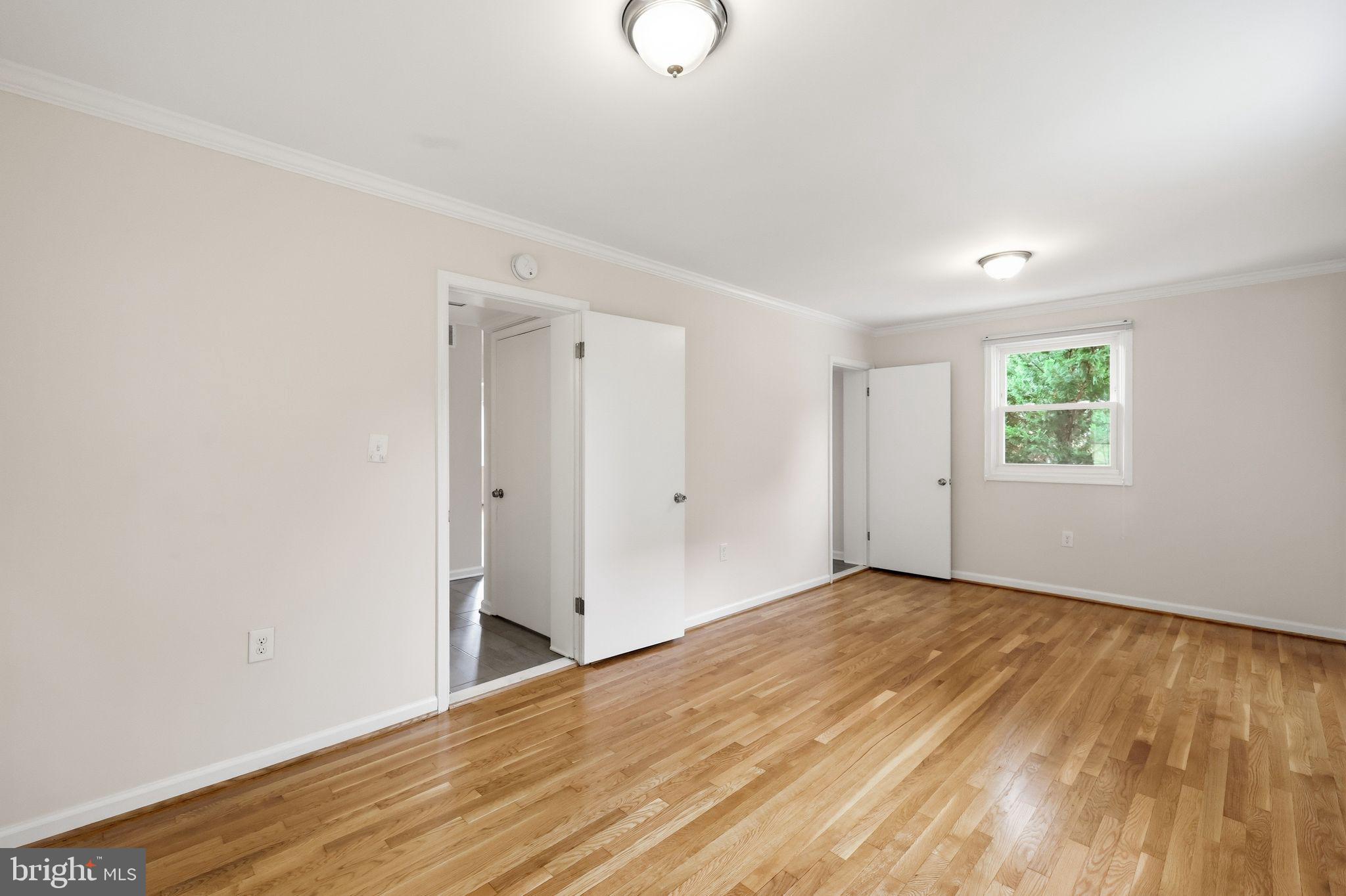 COLLEGE PARK WOODS - Residential
