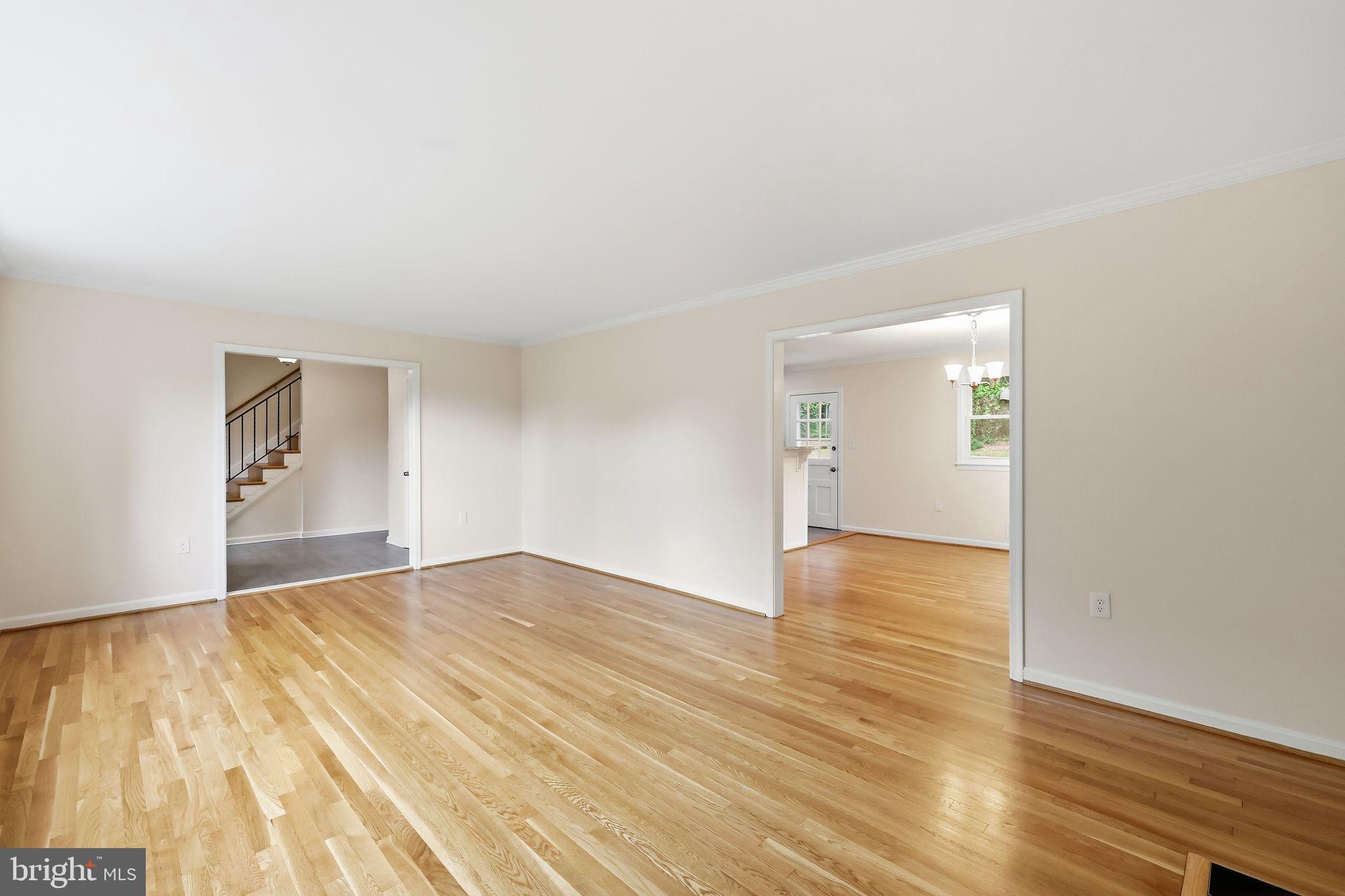 COLLEGE PARK WOODS - Residential