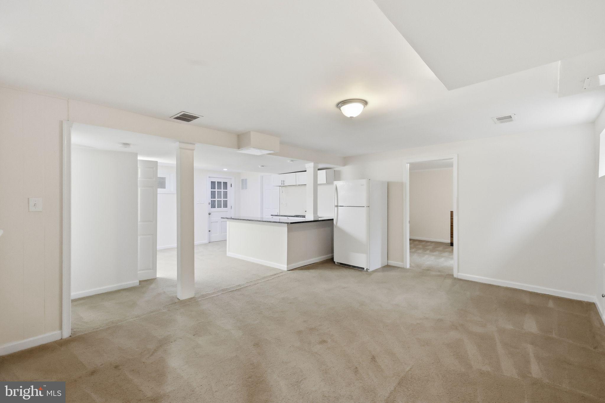 COLLEGE PARK WOODS - Residential