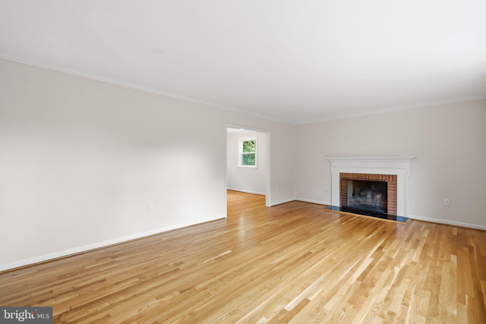 COLLEGE PARK WOODS - Residential