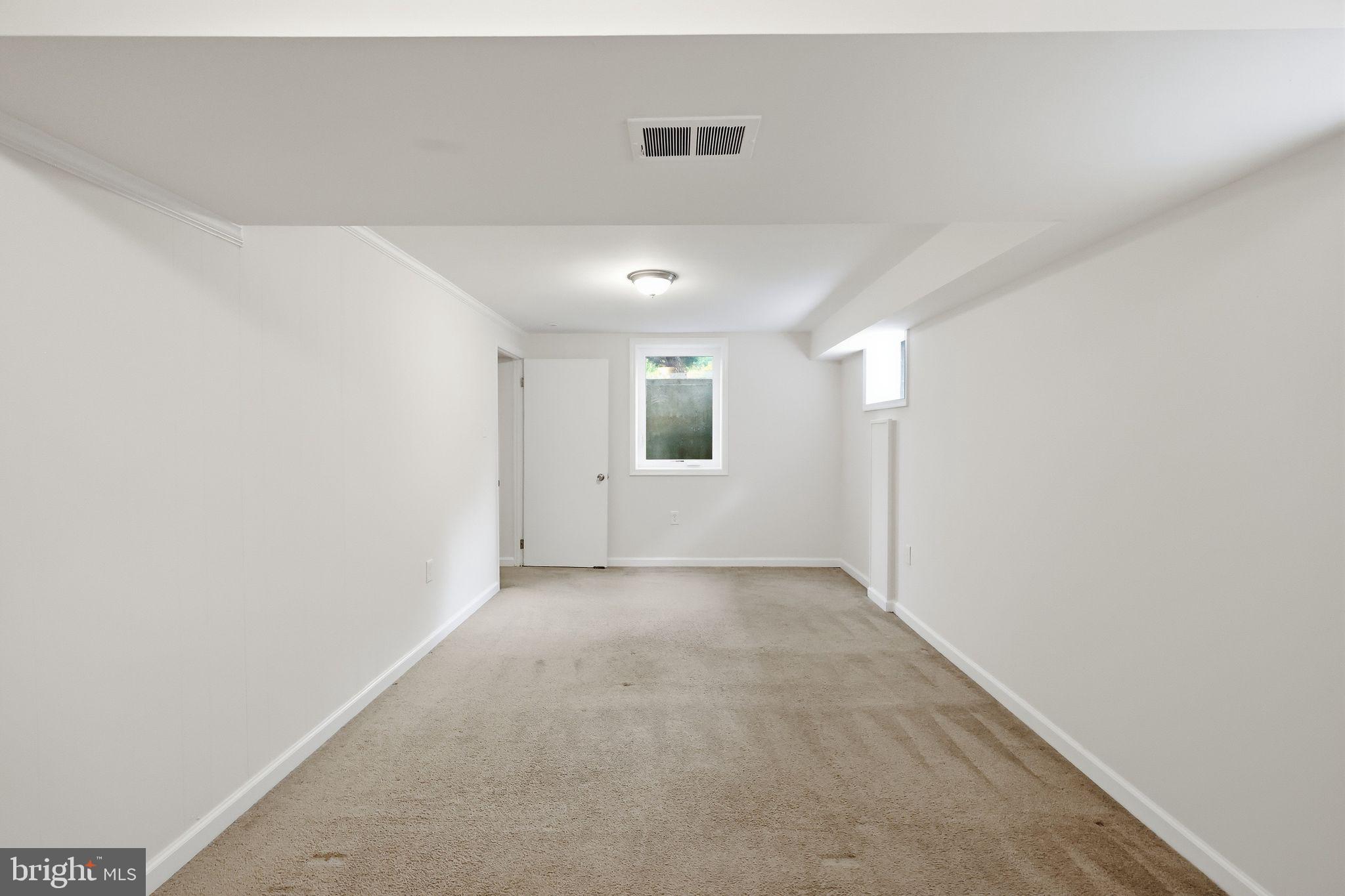 COLLEGE PARK WOODS - Residential