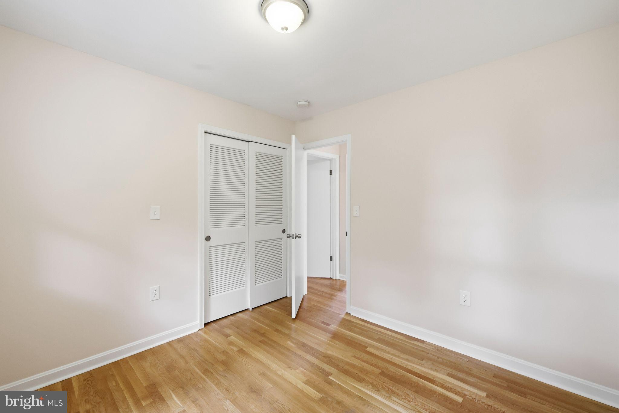 COLLEGE PARK WOODS - Residential