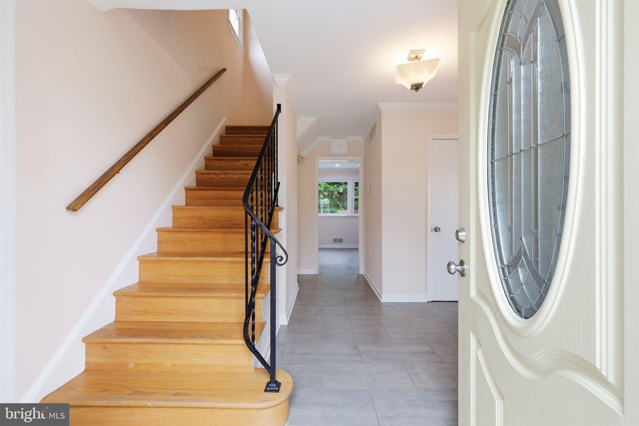 COLLEGE PARK WOODS - Residential