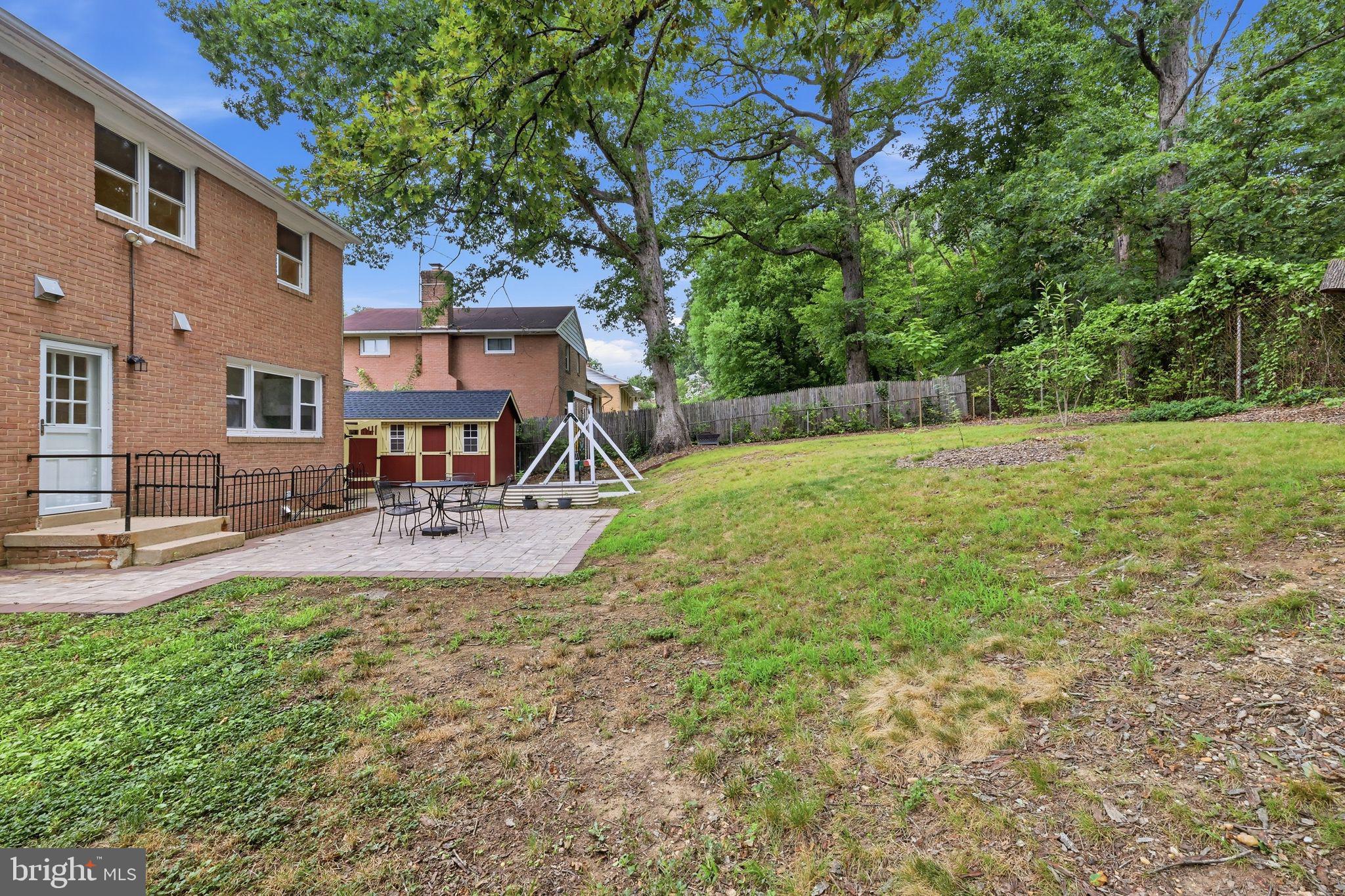 COLLEGE PARK WOODS - Residential