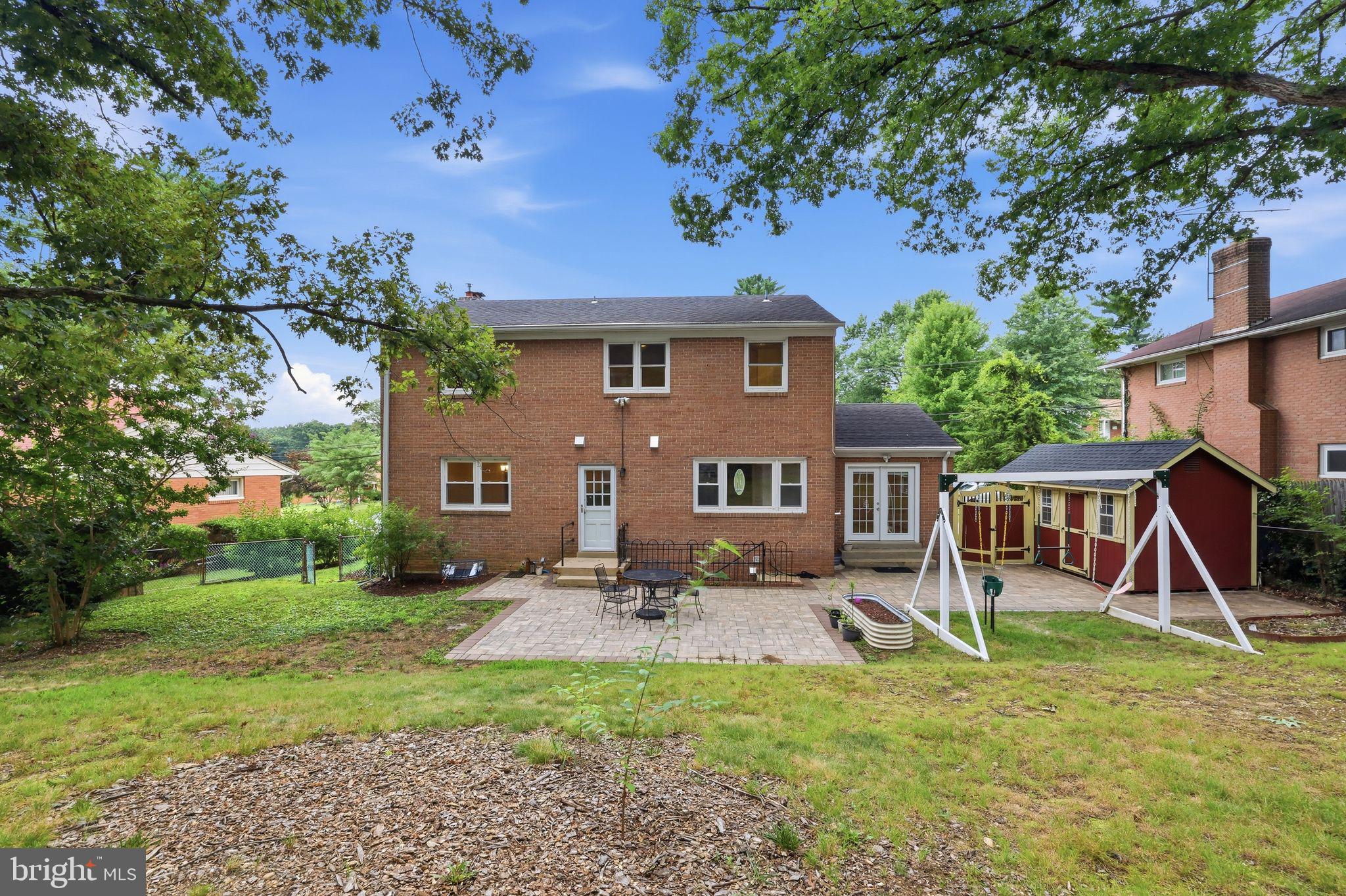 COLLEGE PARK WOODS - Residential
