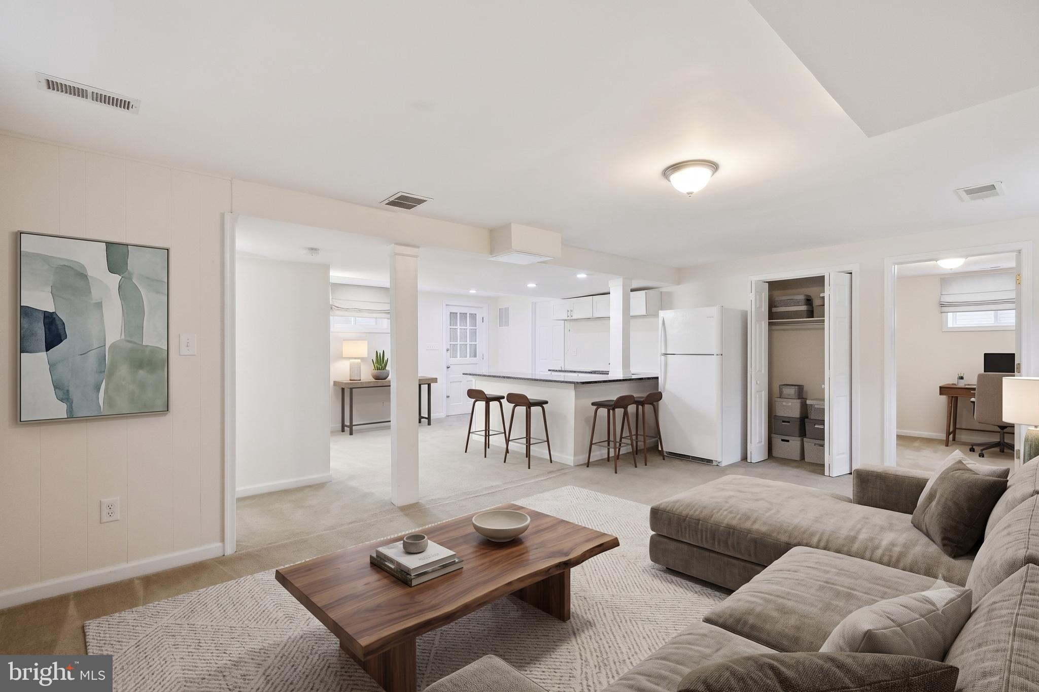 COLLEGE PARK WOODS - Residential