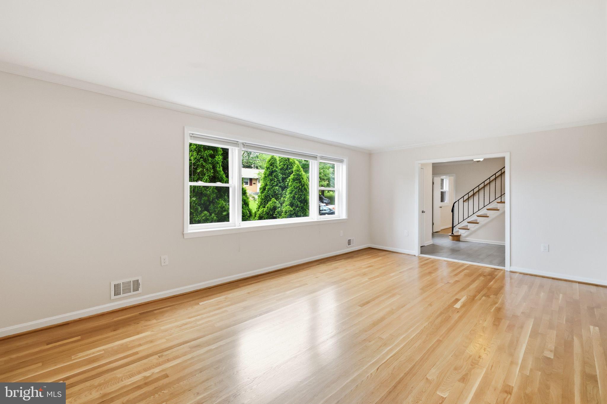 COLLEGE PARK WOODS - Residential