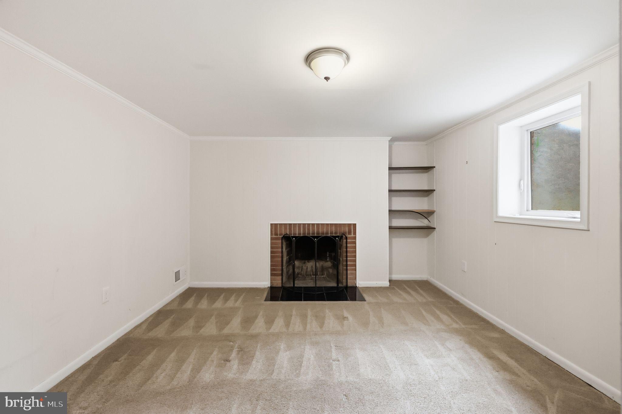 COLLEGE PARK WOODS - Residential