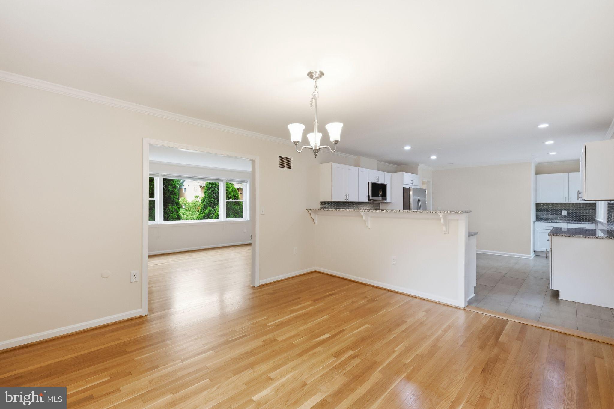 COLLEGE PARK WOODS - Residential