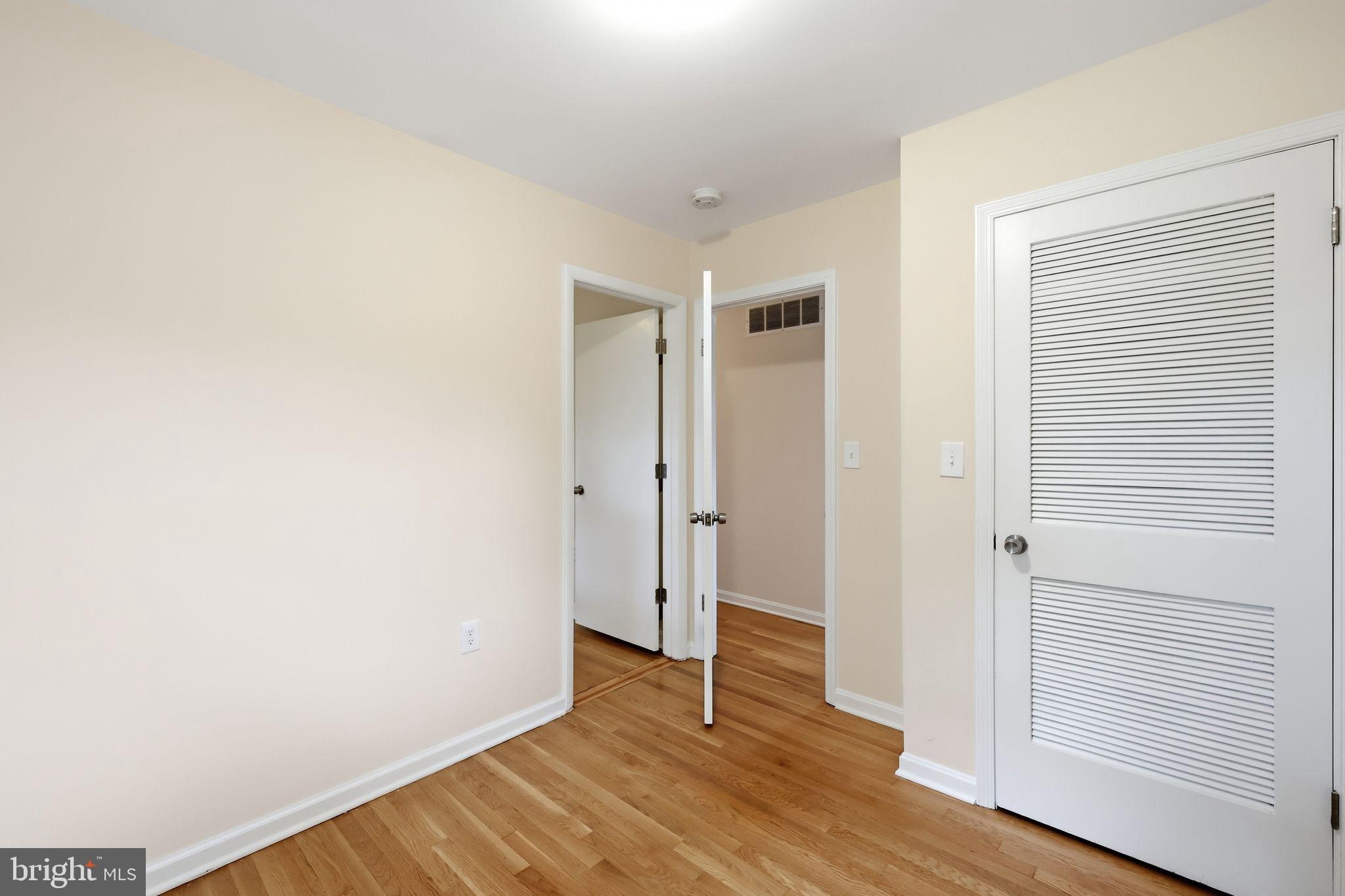 COLLEGE PARK WOODS - Residential
