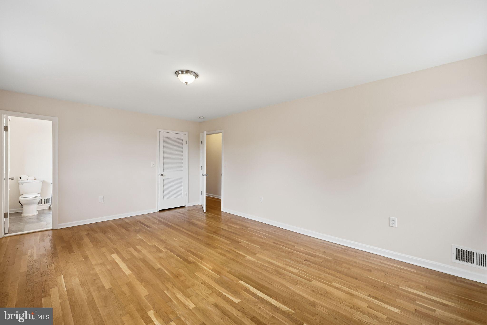 COLLEGE PARK WOODS - Residential