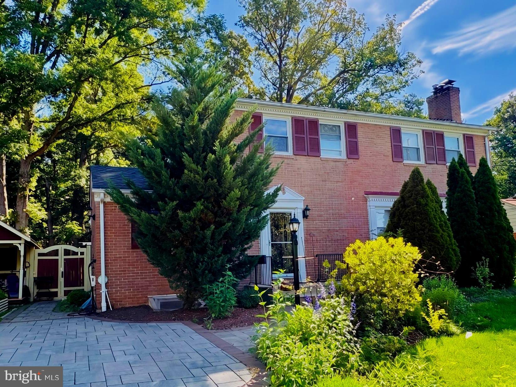 COLLEGE PARK WOODS - Residential