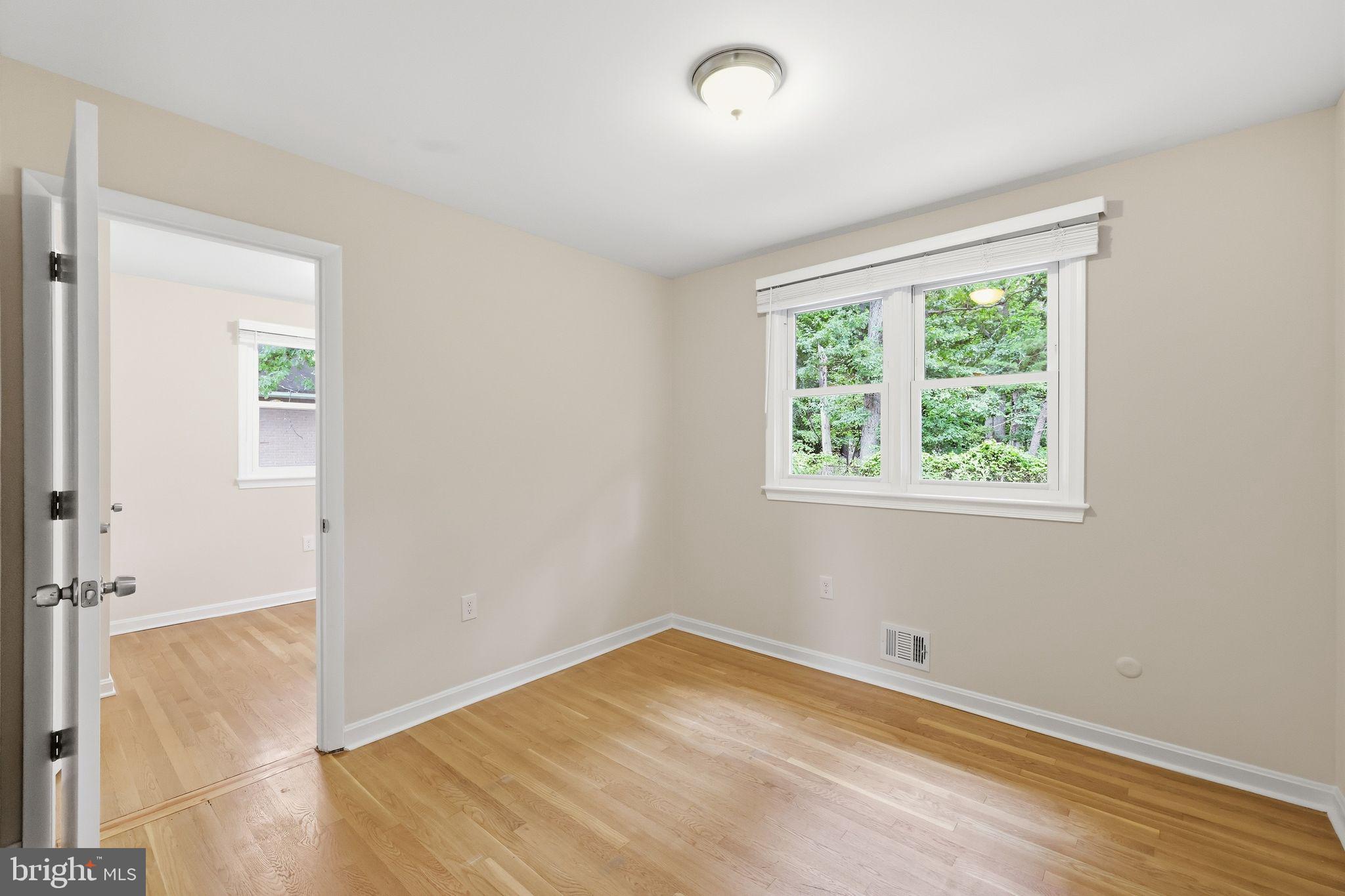COLLEGE PARK WOODS - Residential