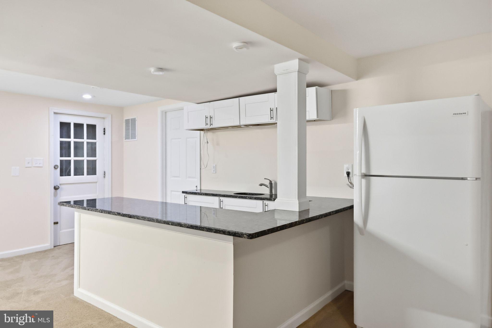 COLLEGE PARK WOODS - Residential