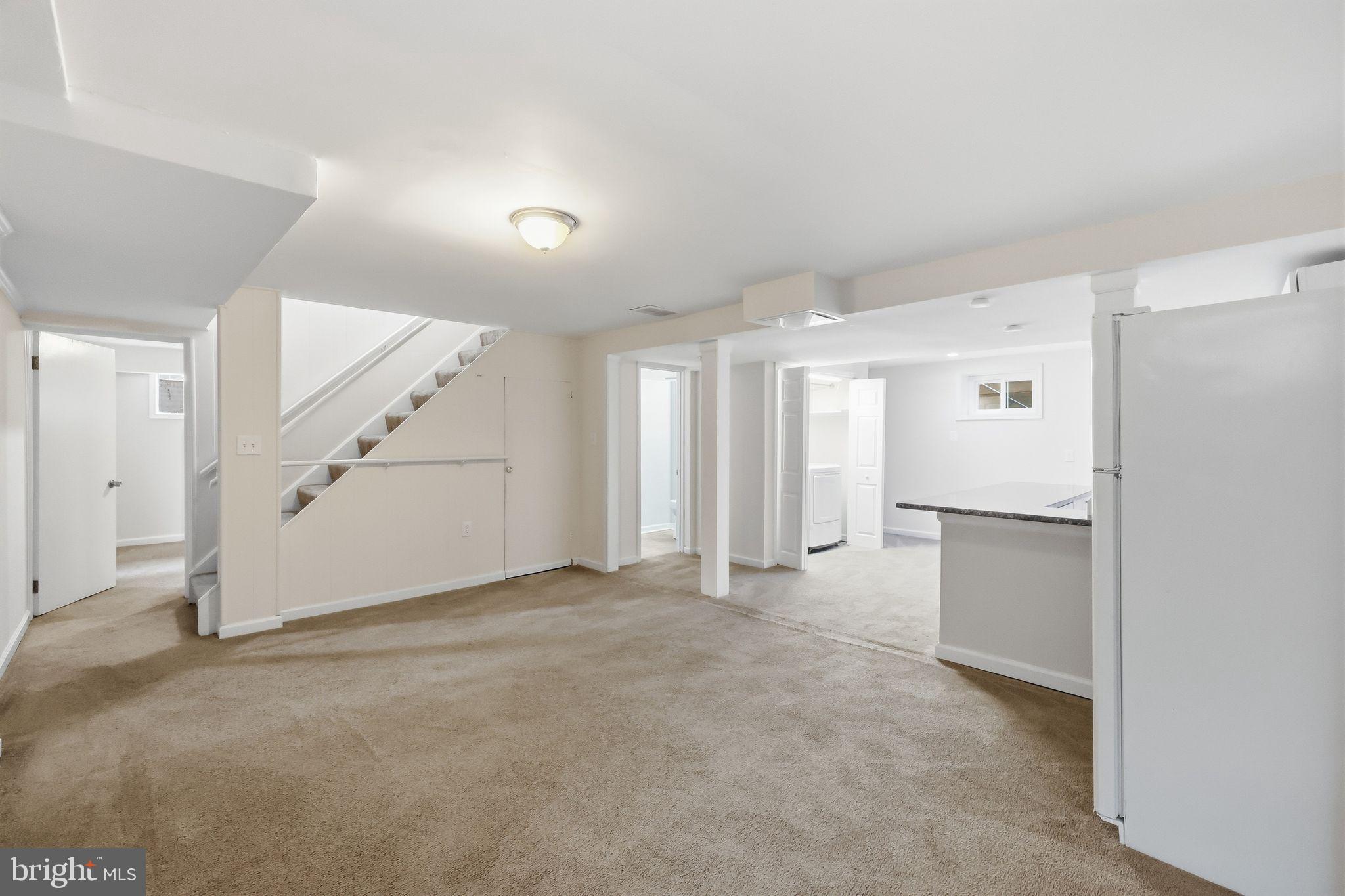 COLLEGE PARK WOODS - Residential