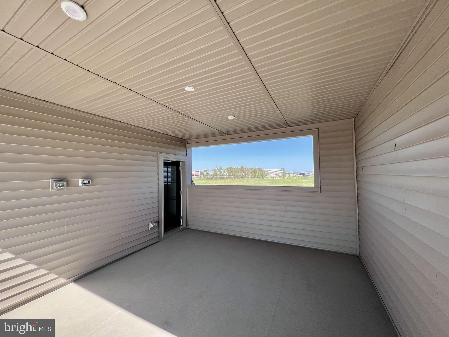 METRO WALK AT MOOREFIELD STATION - Residential Lease