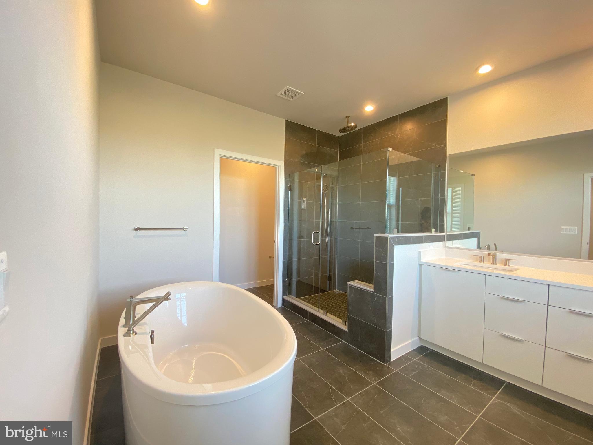METRO WALK AT MOOREFIELD STATION - Residential Lease