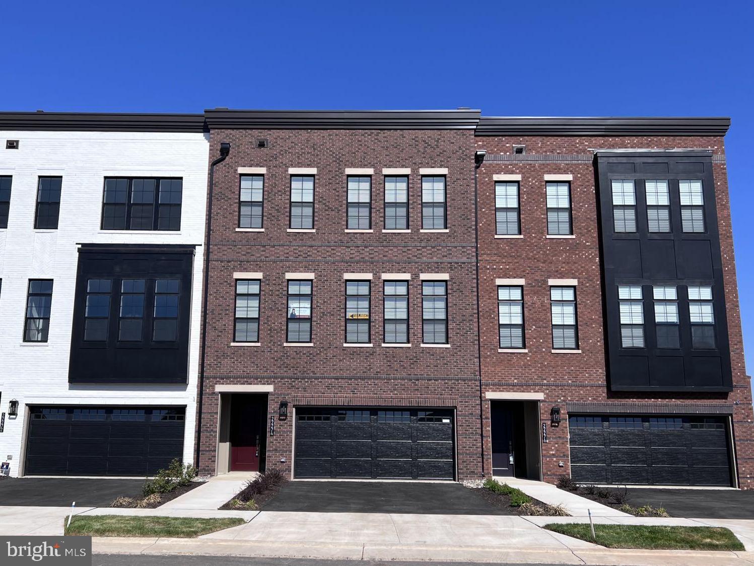 METRO WALK AT MOOREFIELD STATION - Residential Lease
