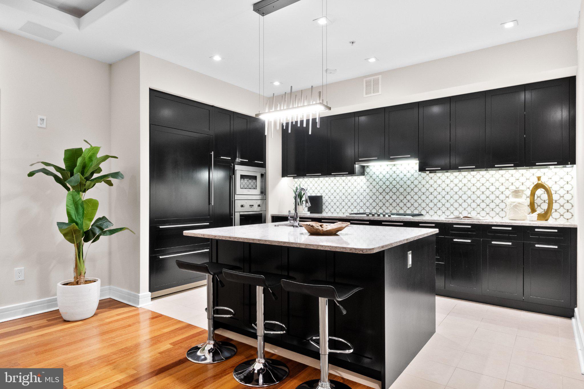 AVENUE OF THE ARTS - Residential