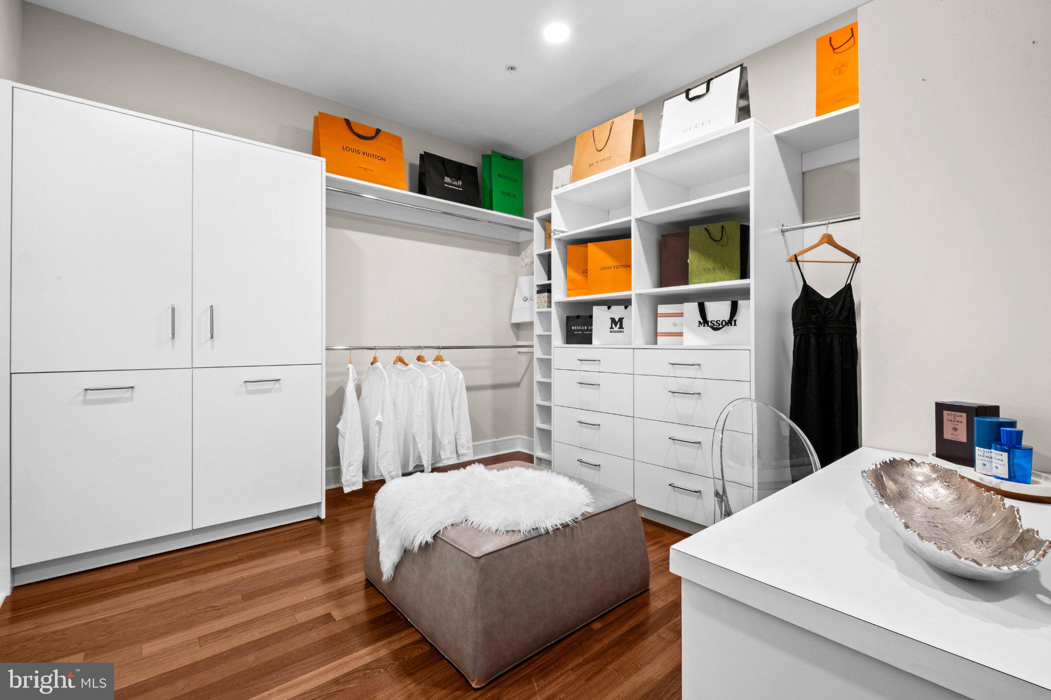 AVENUE OF THE ARTS - Residential