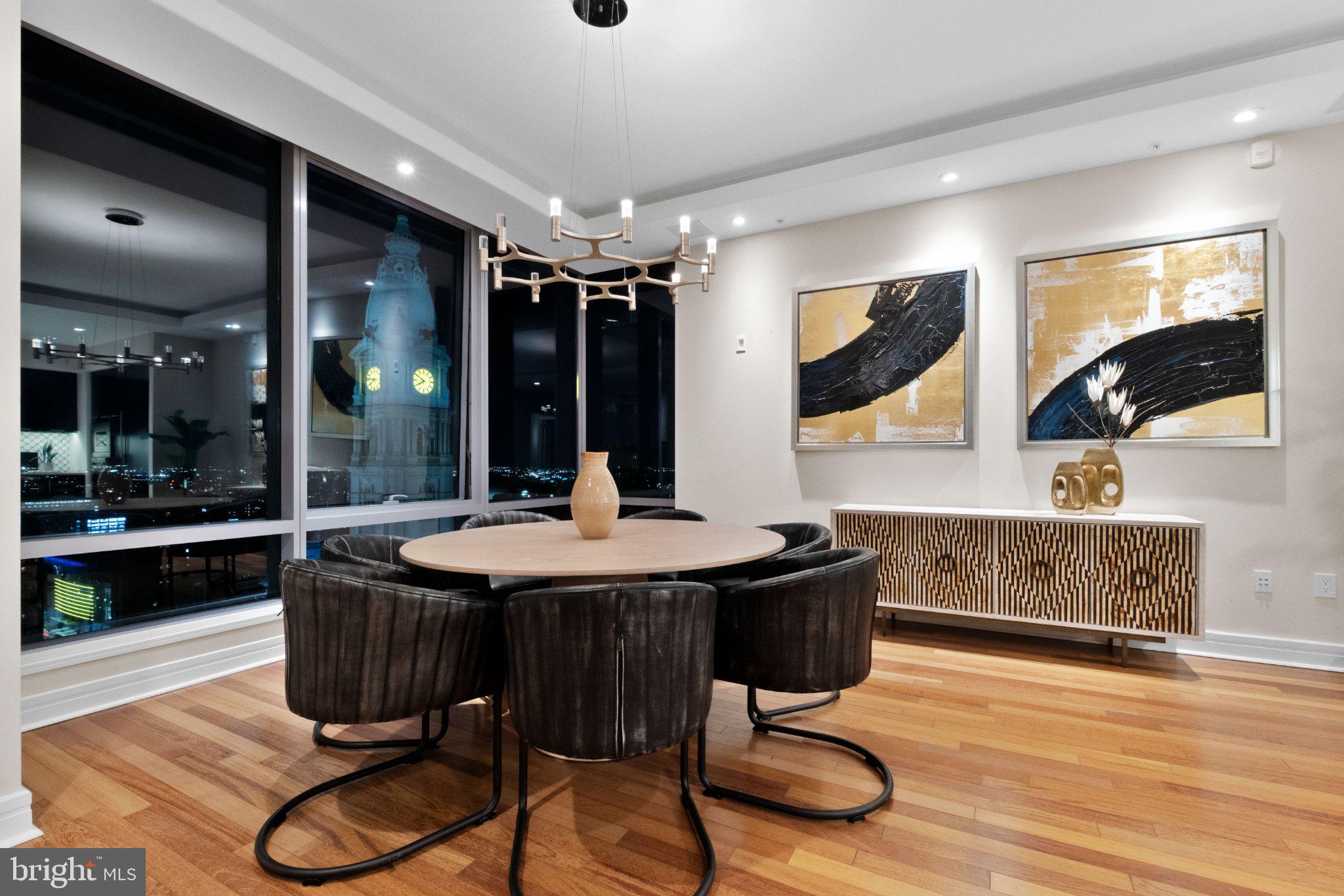 AVENUE OF THE ARTS - Residential