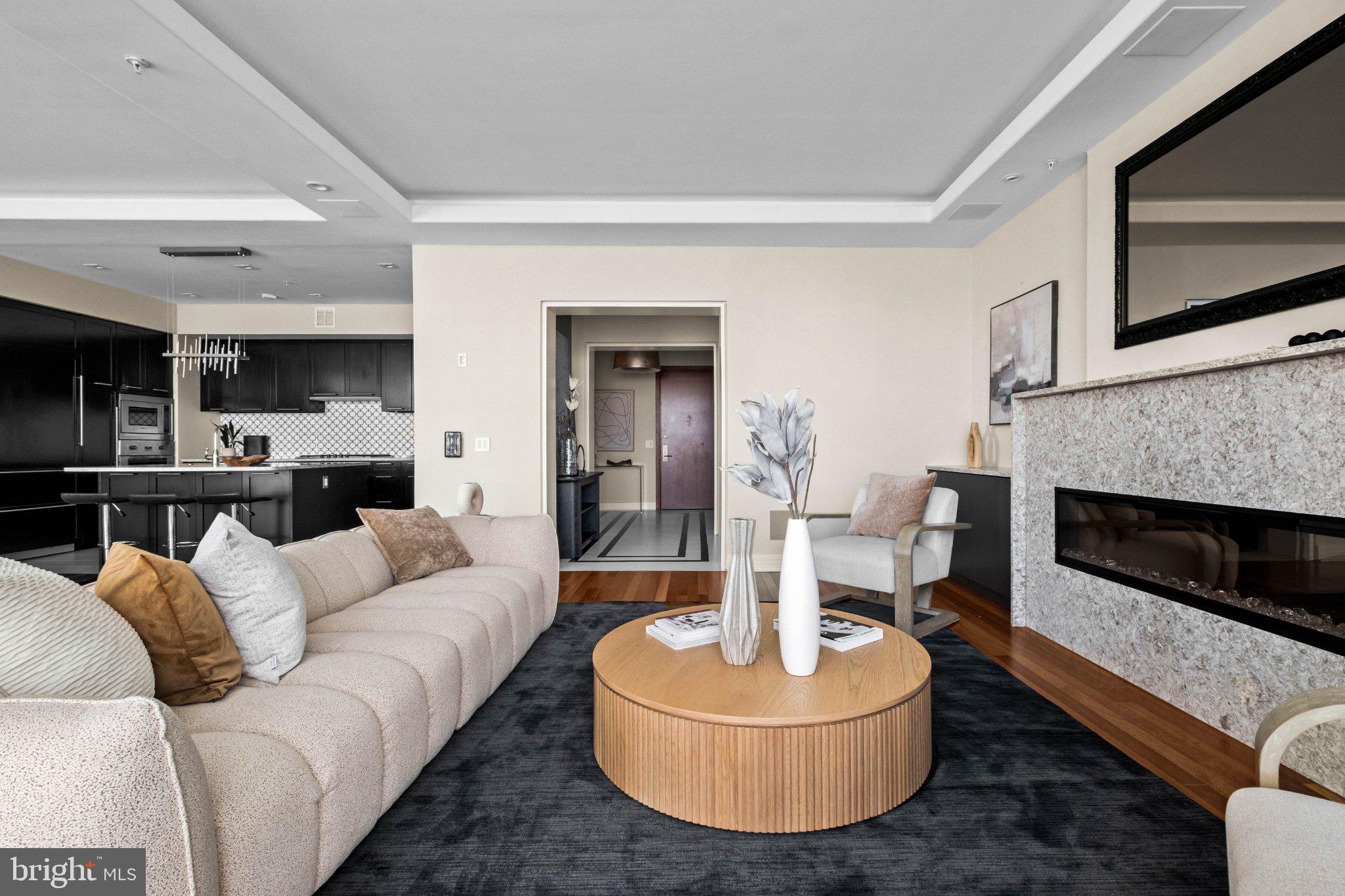 AVENUE OF THE ARTS - Residential