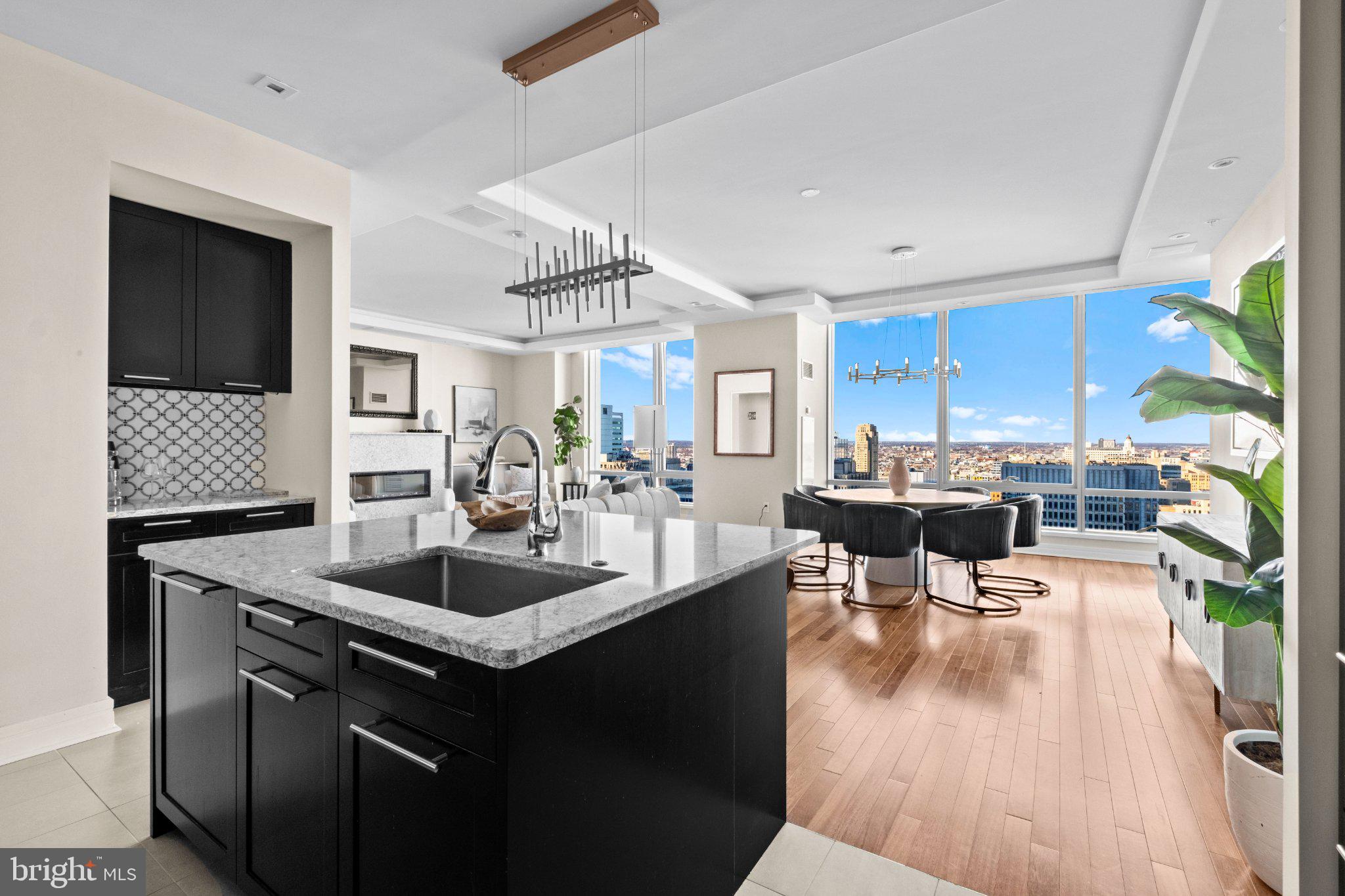 AVENUE OF THE ARTS - Residential