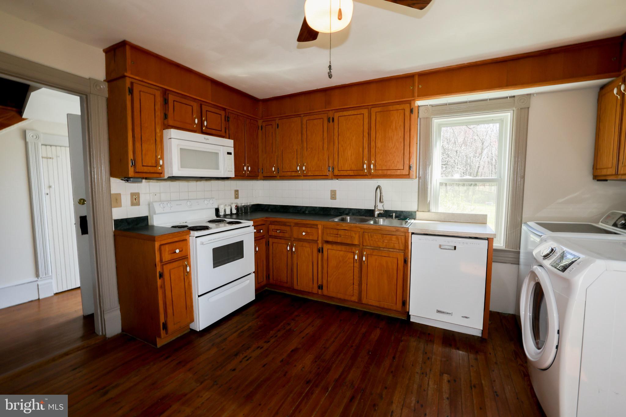 LEVY - Residential Lease