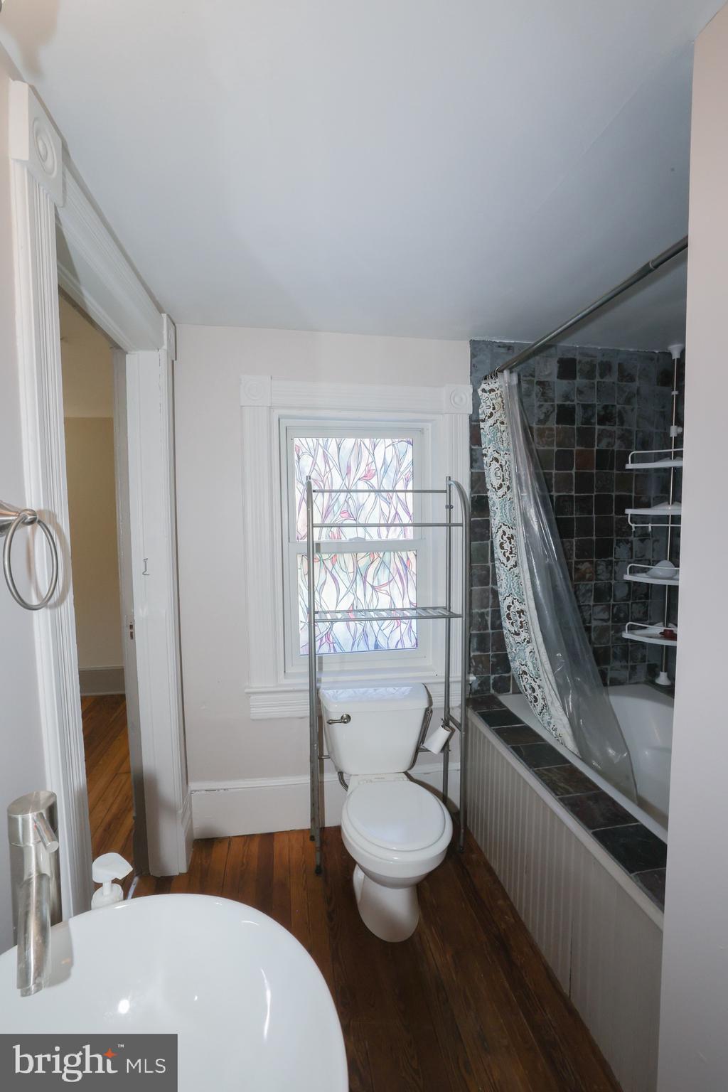 LEVY - Residential Lease