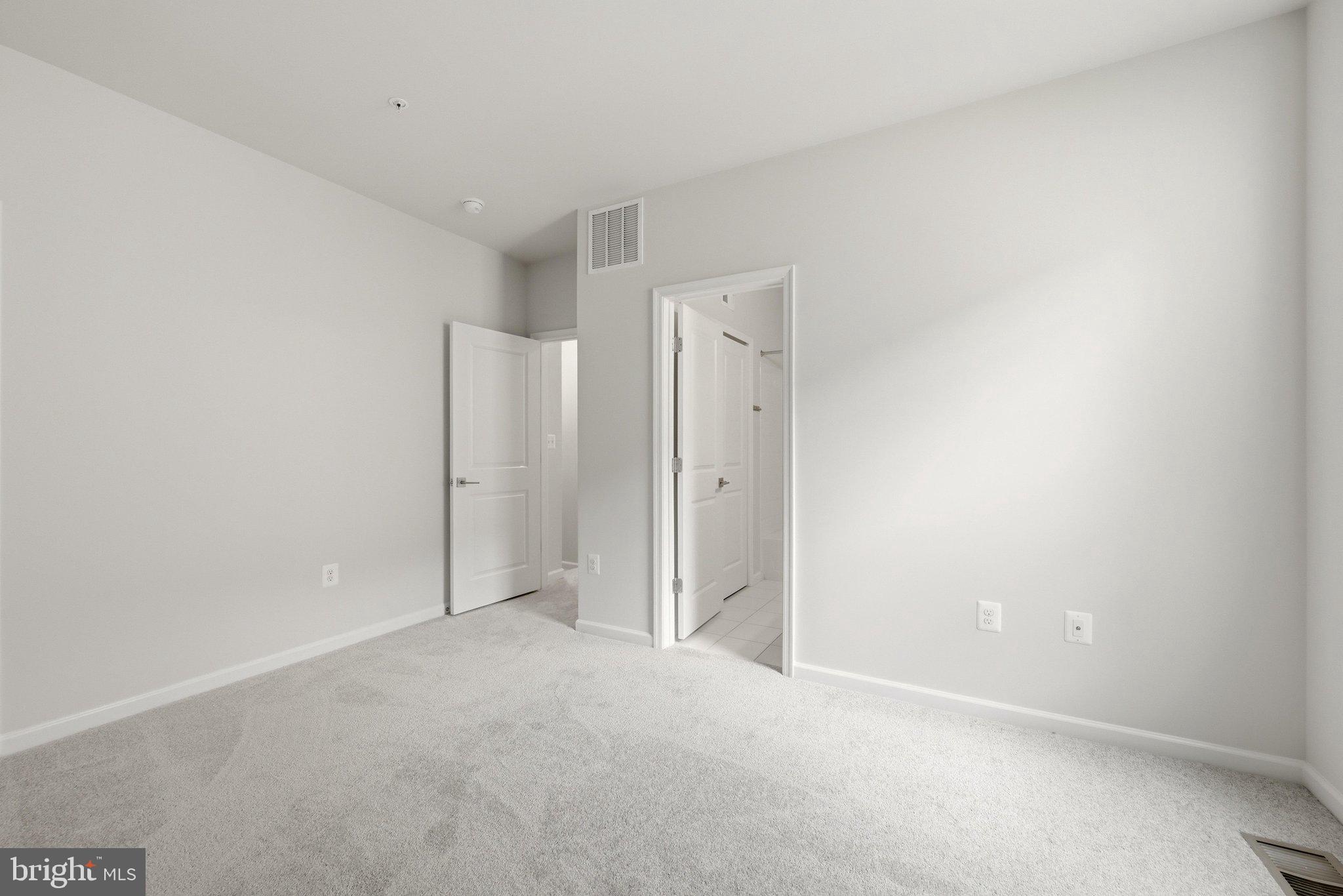 LOUDOUN VALLEY RIDGES - Residential