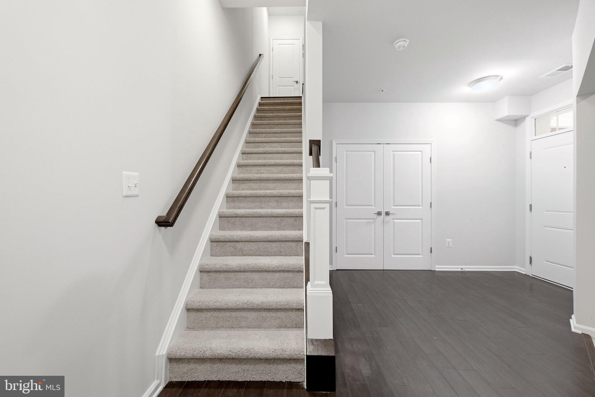 LOUDOUN VALLEY RIDGES - Residential