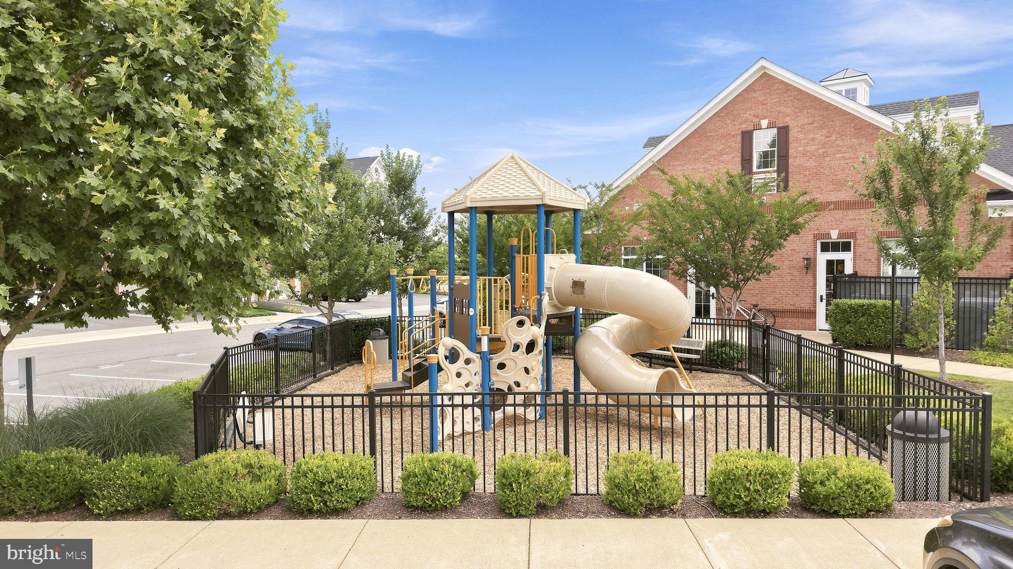LOUDOUN VALLEY RIDGES - Residential