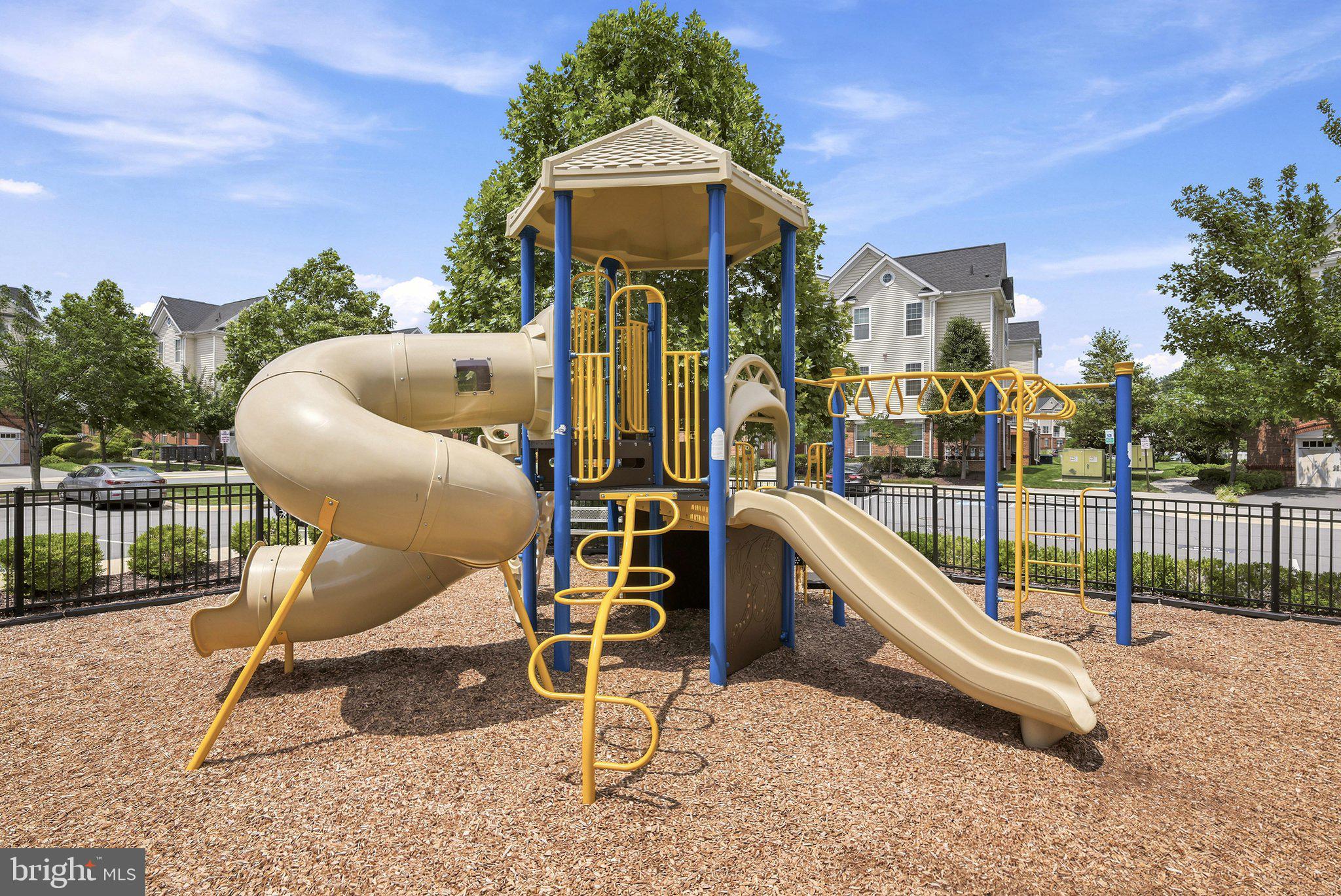 LOUDOUN VALLEY RIDGES - Residential