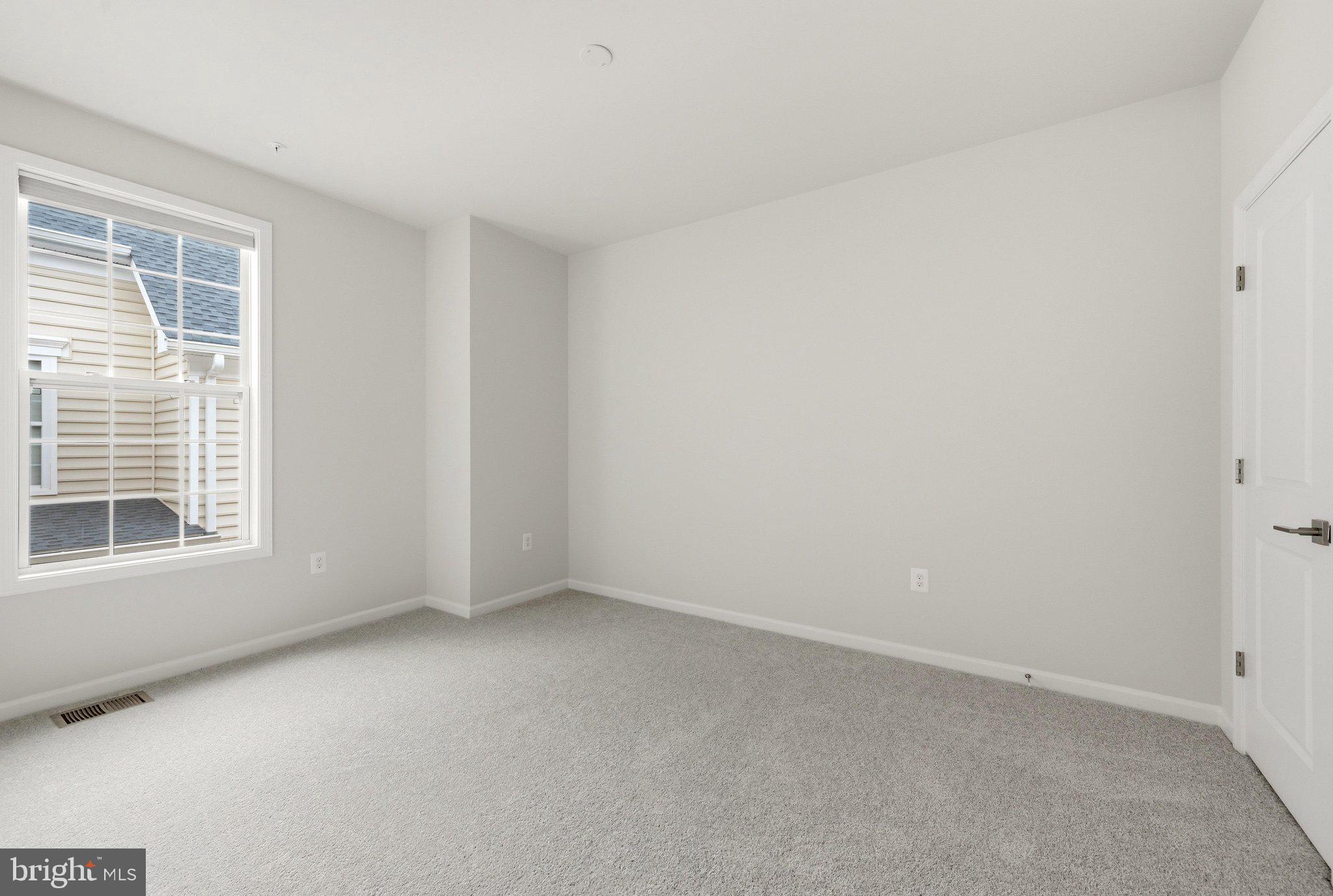 LOUDOUN VALLEY RIDGES - Residential