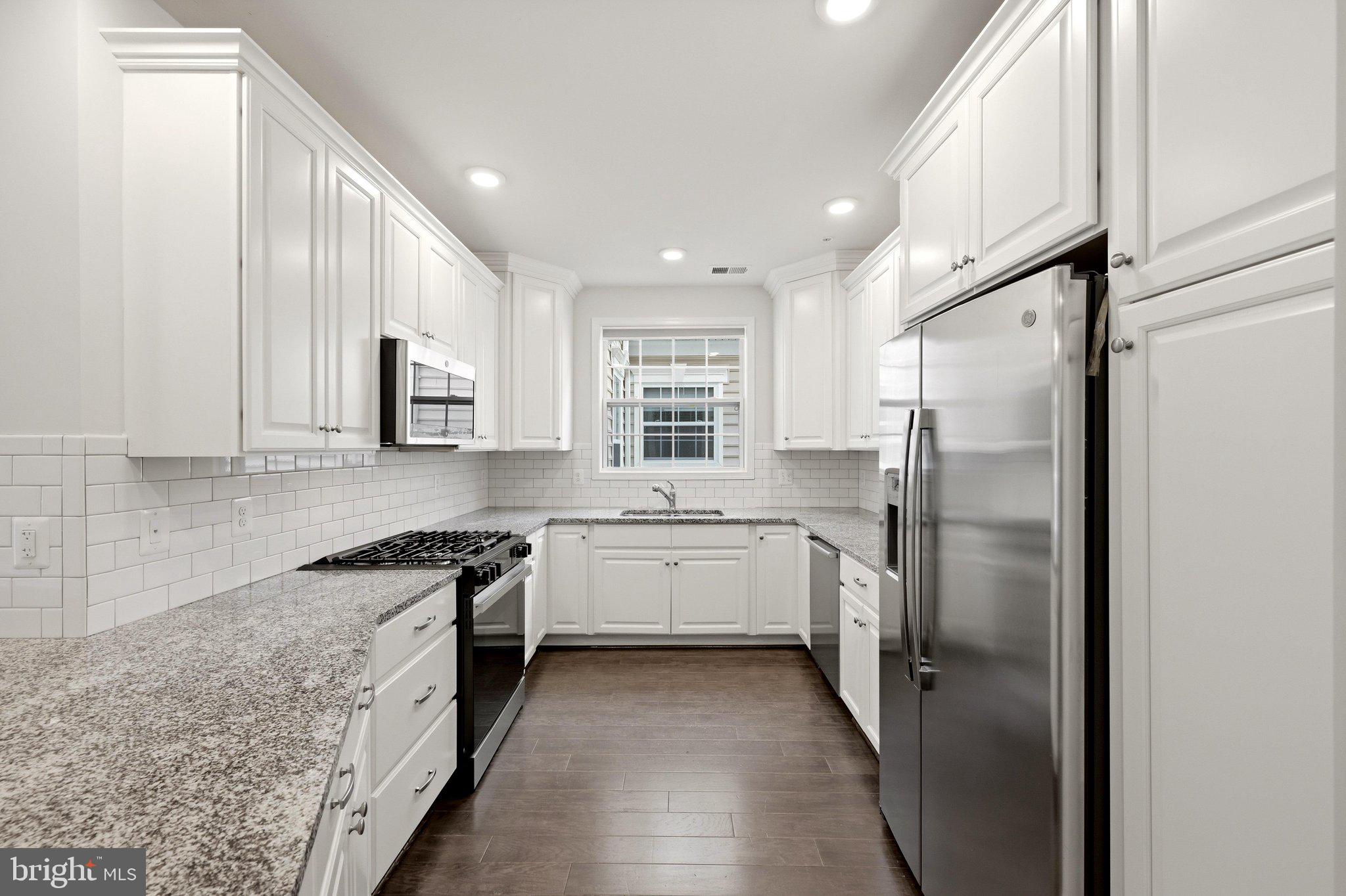 LOUDOUN VALLEY RIDGES - Residential