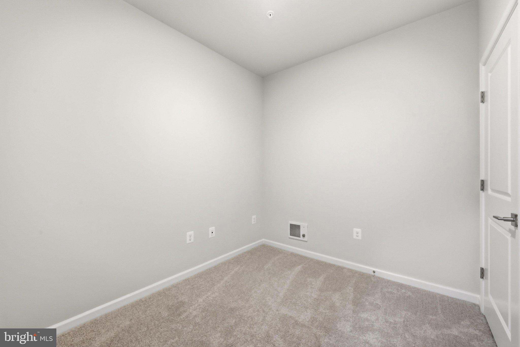 LOUDOUN VALLEY RIDGES - Residential