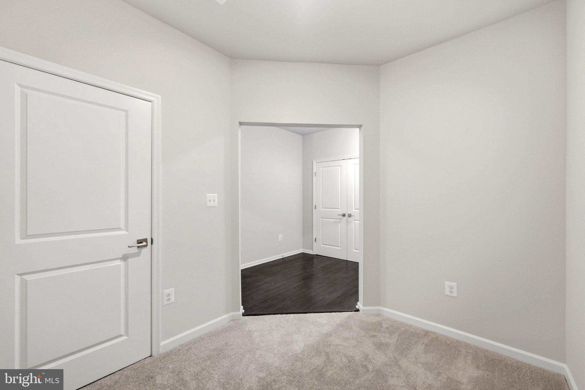 LOUDOUN VALLEY RIDGES - Residential