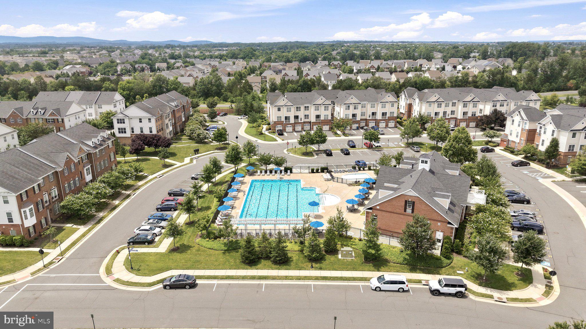 LOUDOUN VALLEY RIDGES - Residential