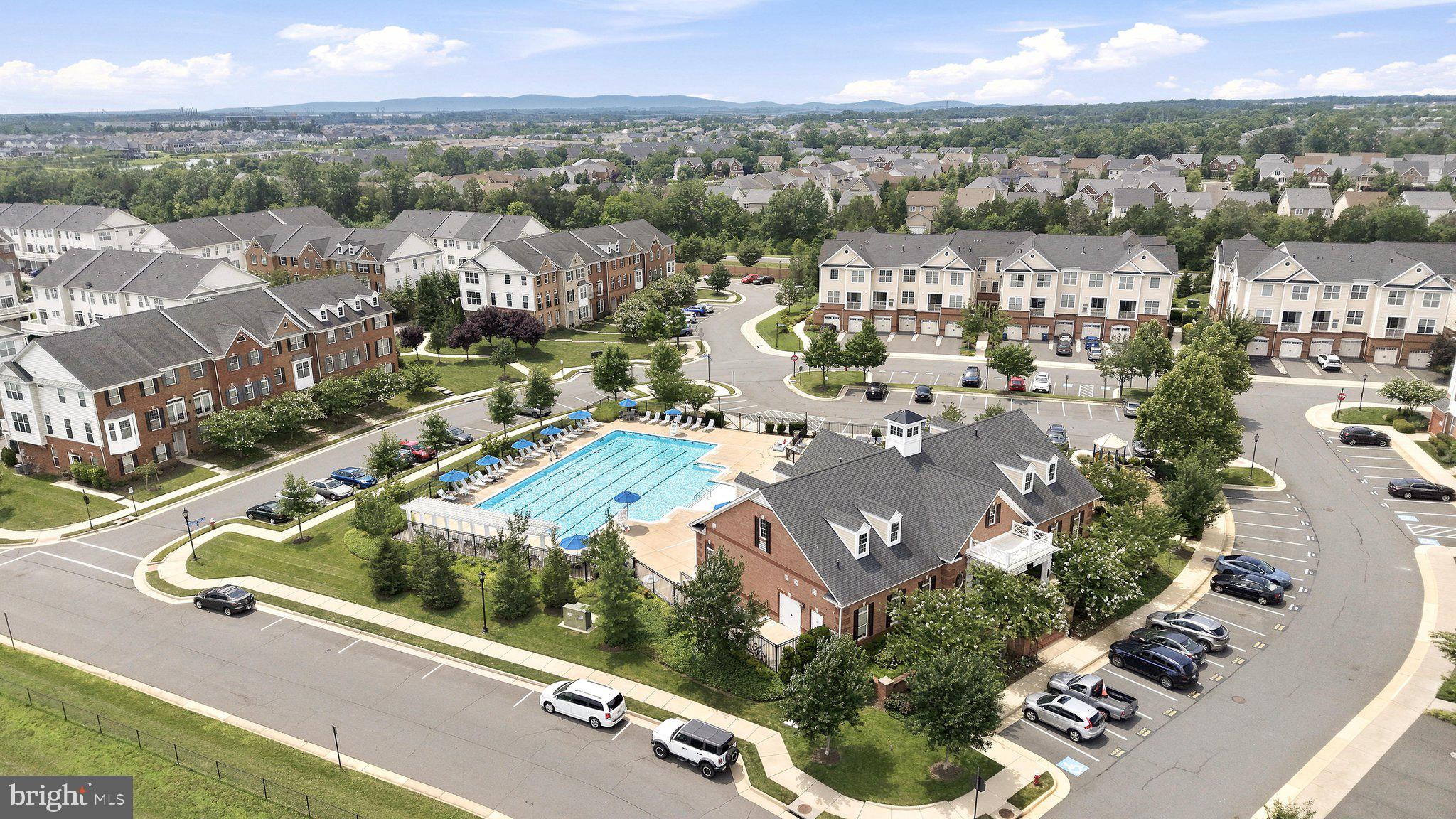 LOUDOUN VALLEY RIDGES - Residential