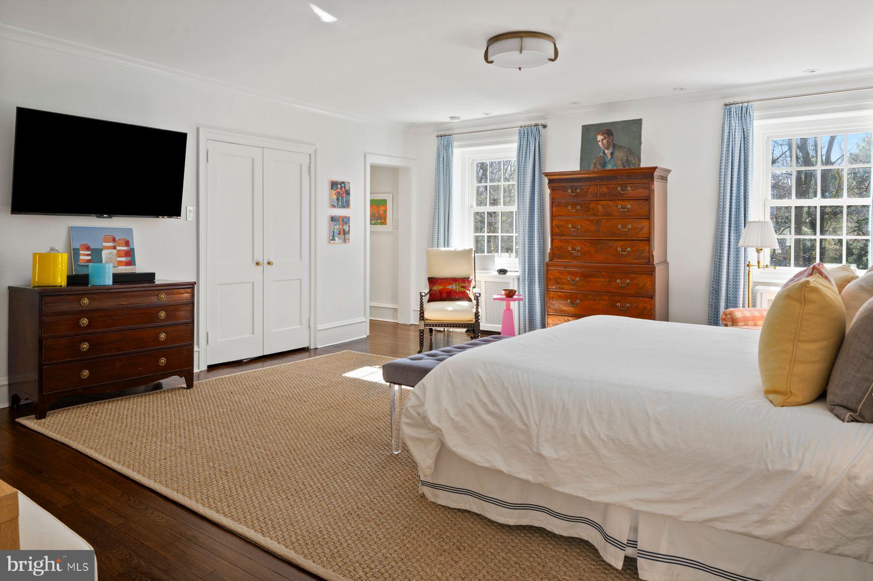 CHESTNUT HILL - Residential
