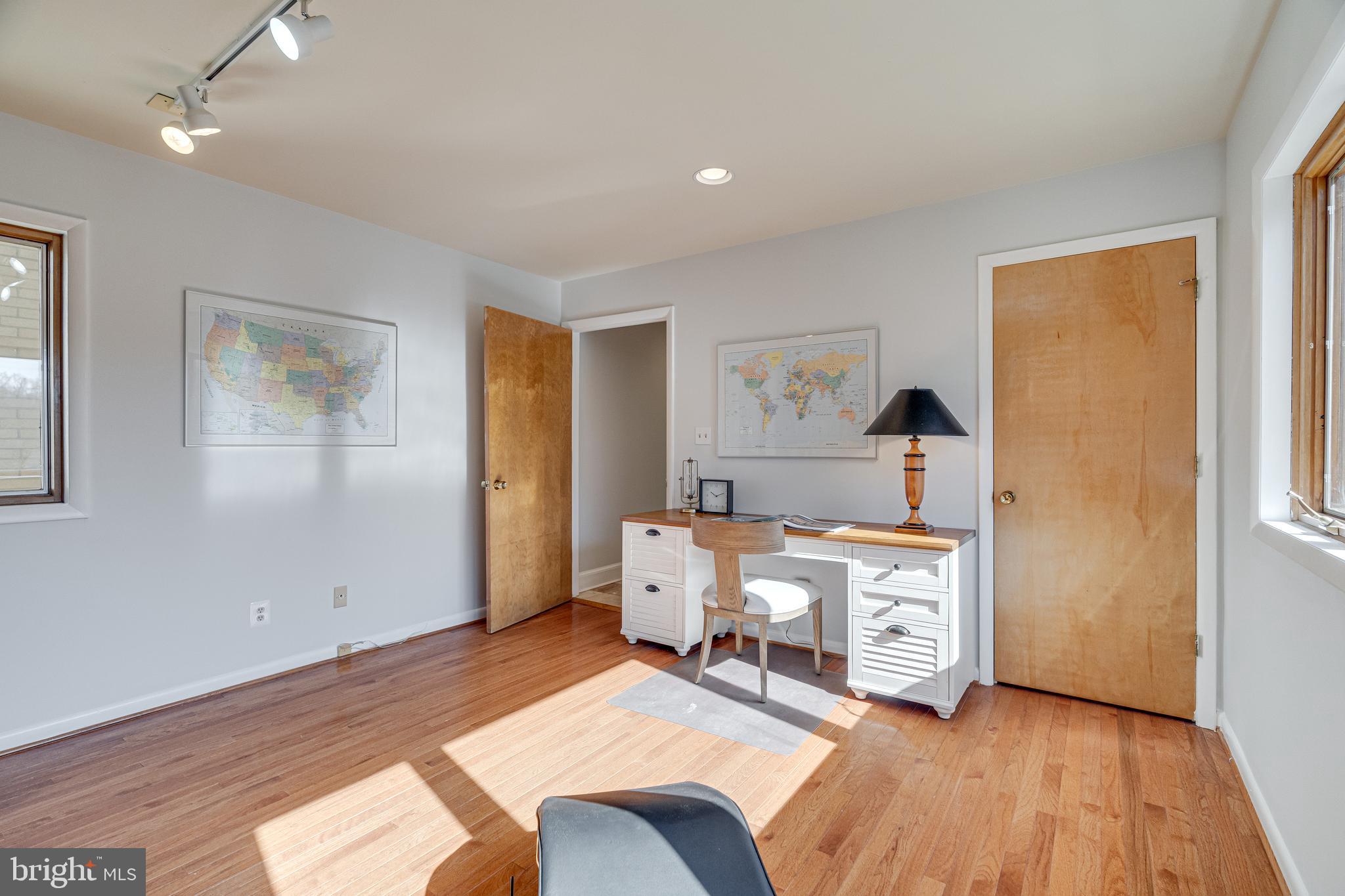 POTOMAC OVERLOOK - Residential